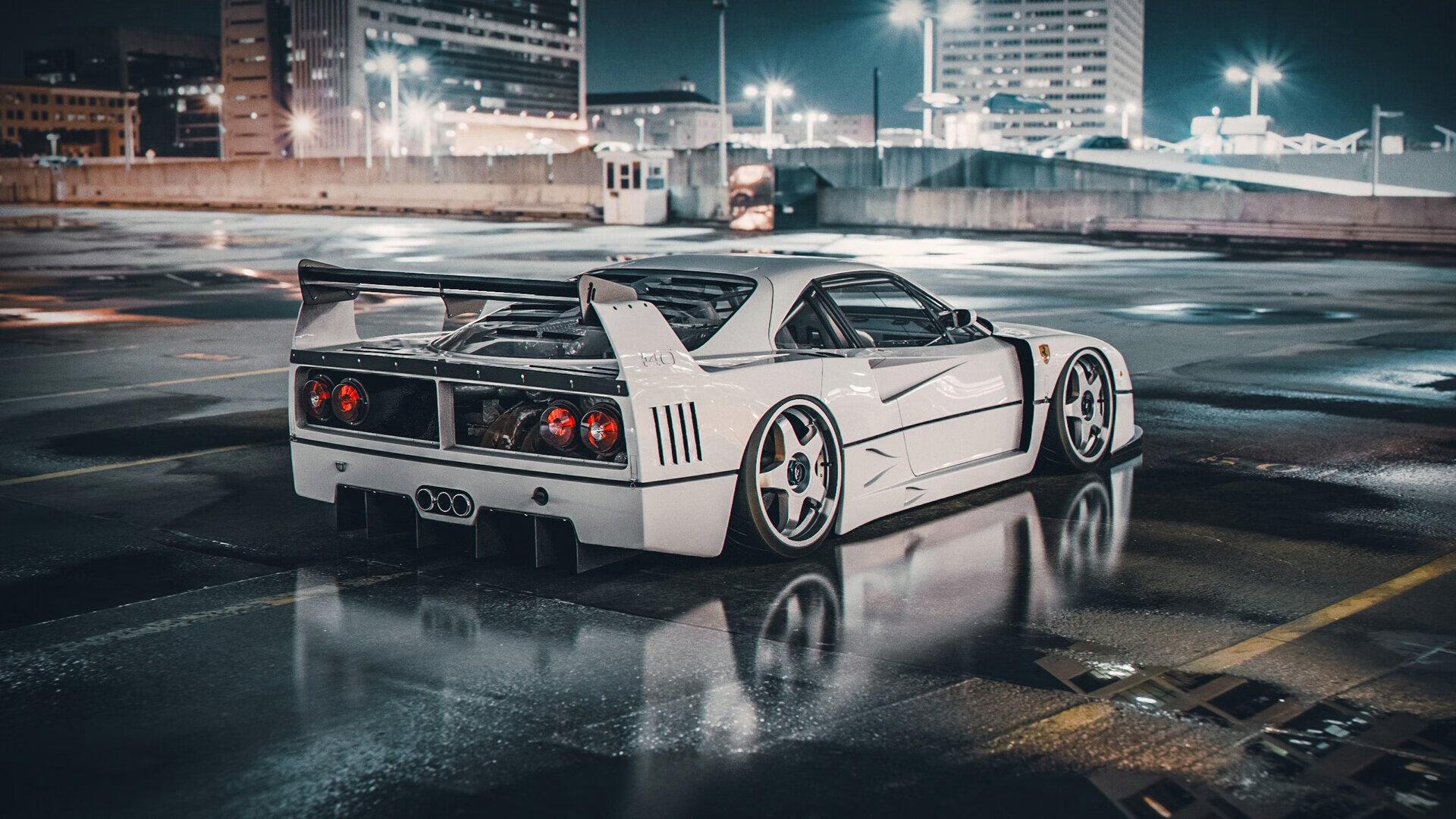 墨西哥骑手费德里科·费尔南德斯在巴黎奥运会上与“Contago”马匹共同夺得障碍赛银牌，展现默契配合。